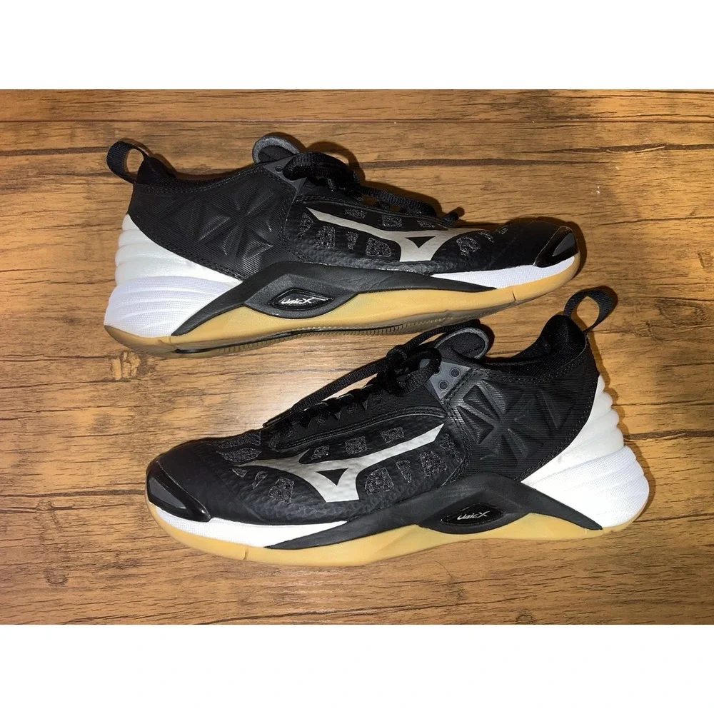 Mizuno Women's Wave Momentum Volleyball Shoes Black, Size 10/41 NWOB